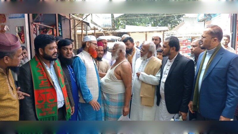 তরপুরচন্ডীতে এডভোকেট শাহজাহান মিয়ার দাড়িপাল্লা প্রতীকে গণসংযোগ ও পথসভা