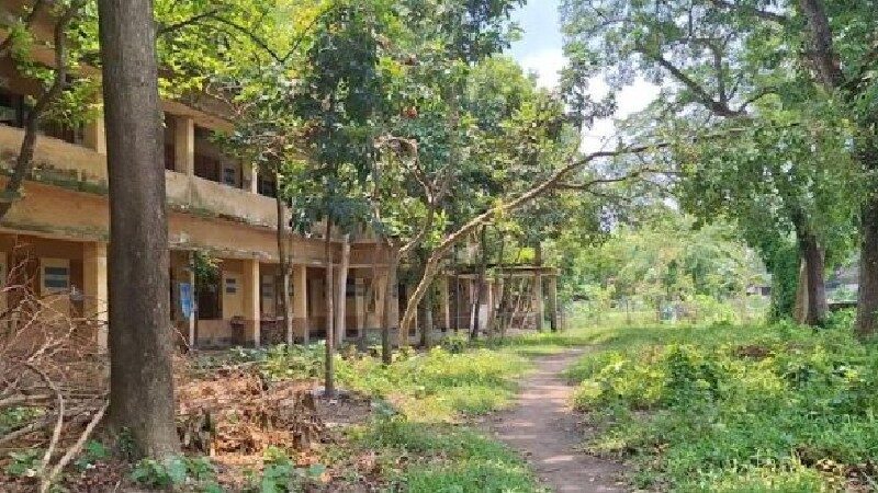 পরিত্যক্ত শের-ই বাংলা ছাত্রাবাস এখন মাদকসেবীদের নিরাপদ আস্তানা