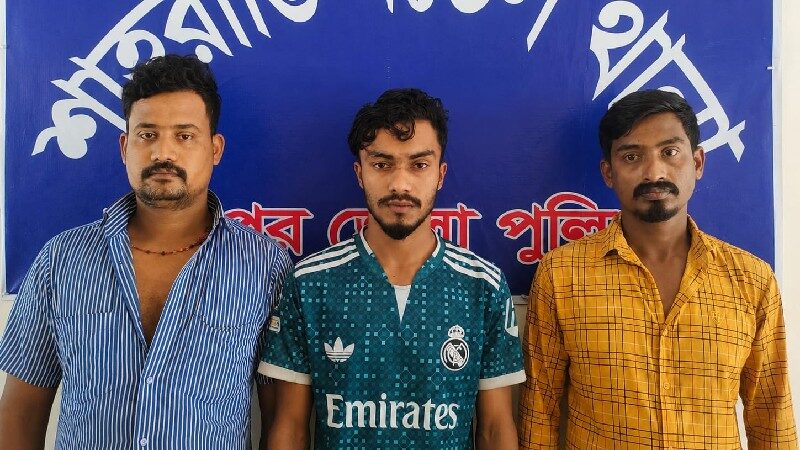 শাহরাস্তিতে পৃথক অভিযানে ১৬৪ পিস ইয়াবাসহ আটক ৩